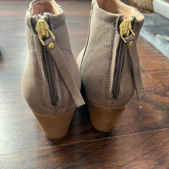 Seychelles Taupe Booties - Picture 5 of 8